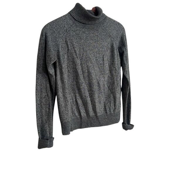 Real Clothes Saks Fifth Avenue Silk Cashmere Turtleneck Sweater Gray Size Medium - Picture 2 of 6
